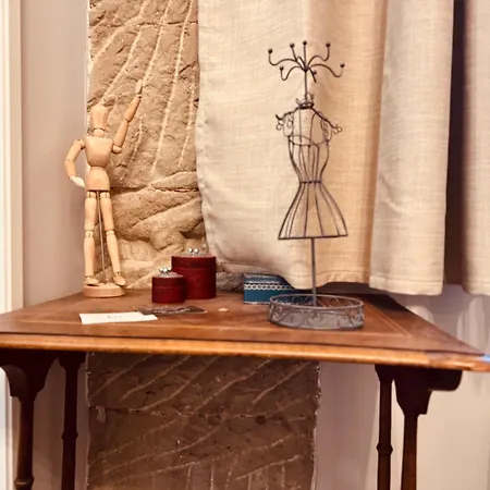 Le Tailleur, Centre Historique, Fibre, Climatisation, Ess, Rez-de-chaussee, Bedinshop * Romans-sur-Isère